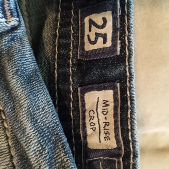 Miss Me Capri - Picture 2 of 3